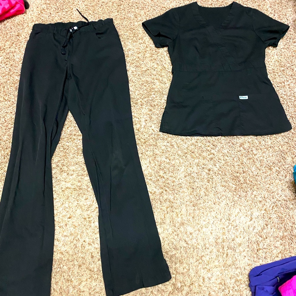 Scrub set